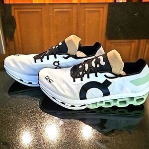 On Cloudboom Echo - mens - size 8